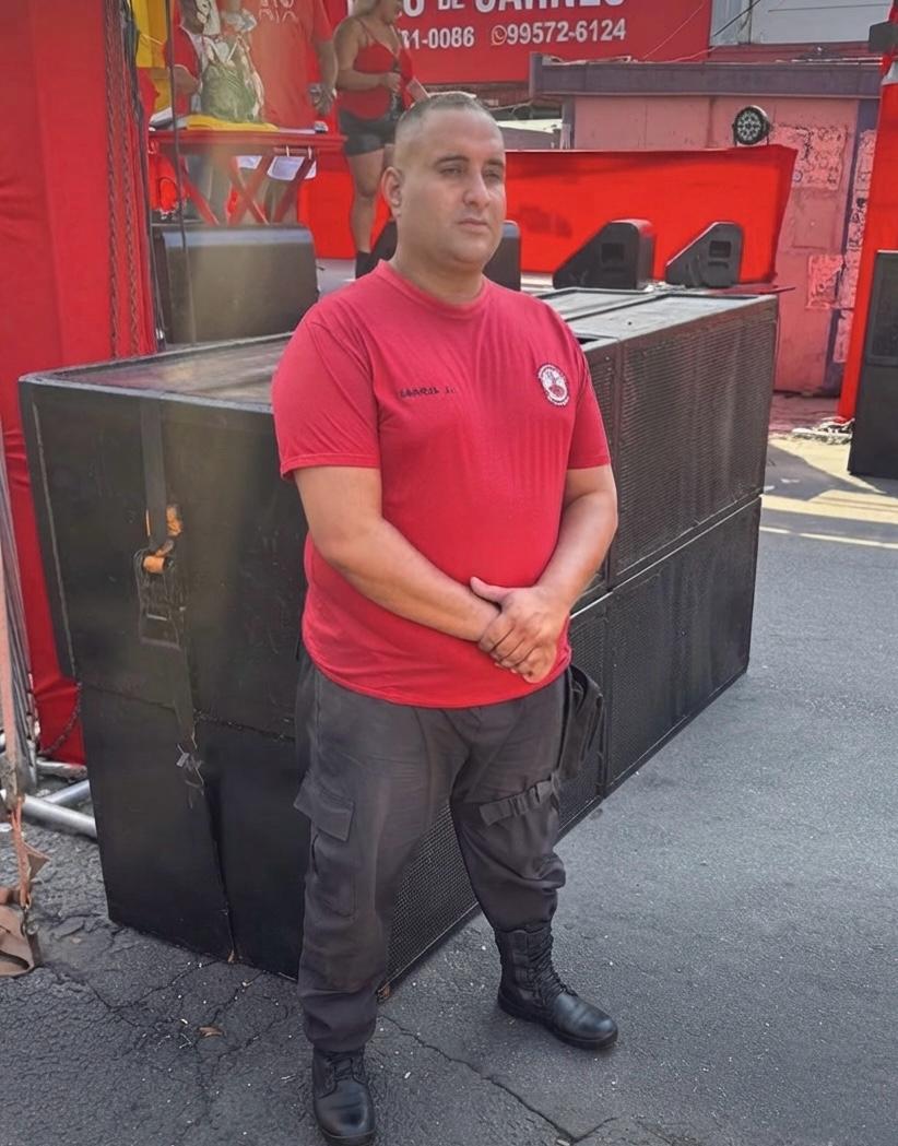 Brigadista Union Fire em posto de segurança durante evento